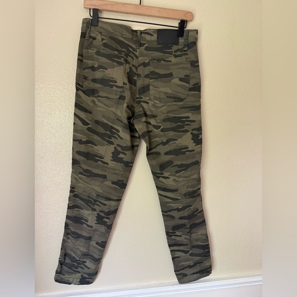 LUCKY BRAND Camo Cargo Pants - Picture 5 of 7